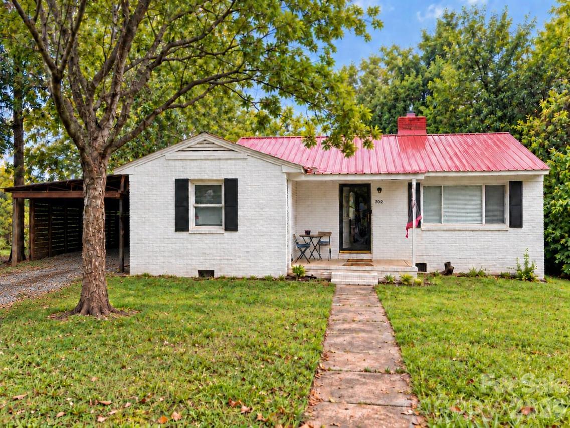 202 E 4th St., Lexington, NC 27292