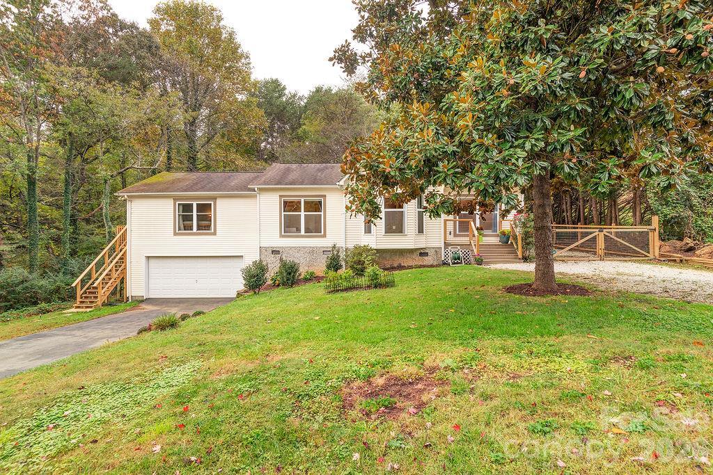 5 Parkway Creek Dr., Asheville, NC 28803