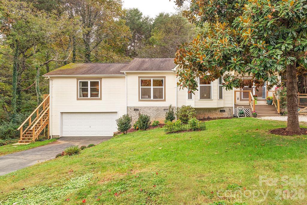 5 Parkway Creek Dr., Asheville, NC 28803