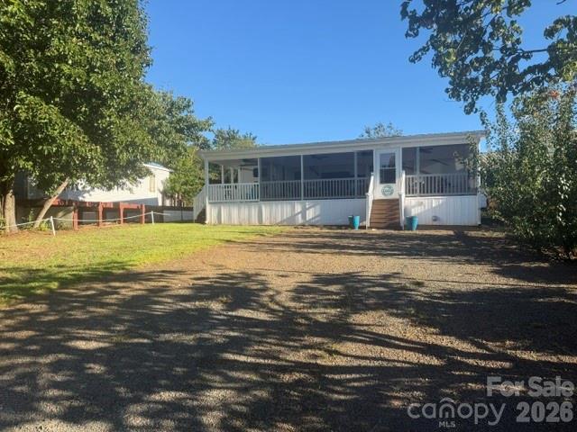 325 Mount View Ln., New London, NC 28127