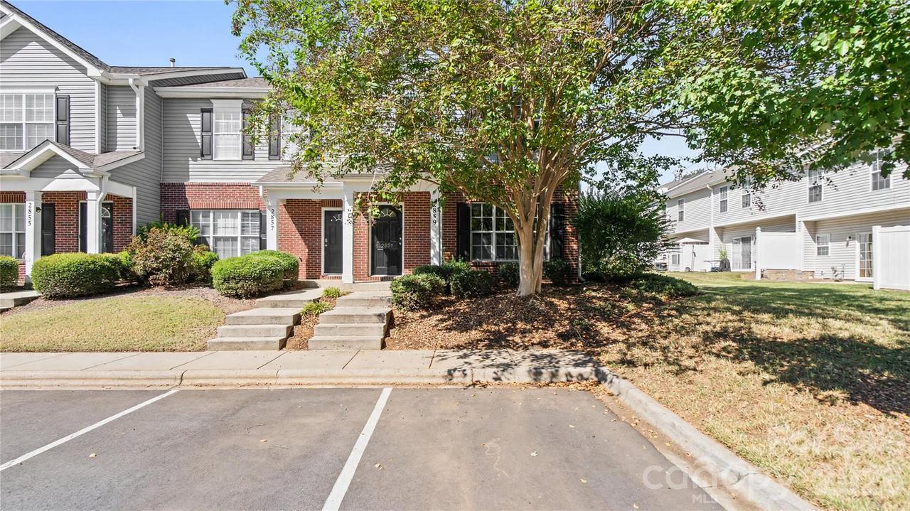 2859 Summergrove Ct., Charlotte, NC 28105