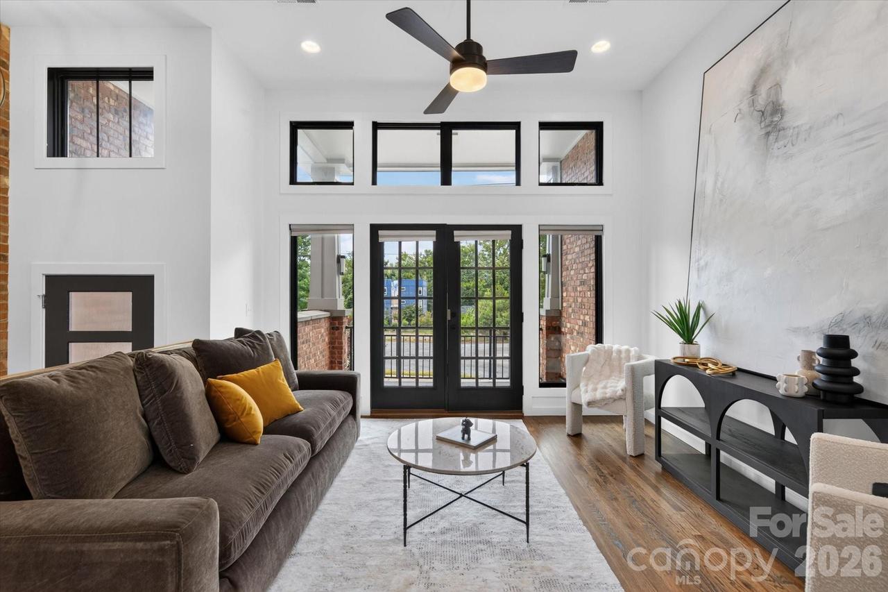 2727 N Brevard St., Charlotte, NC 28205