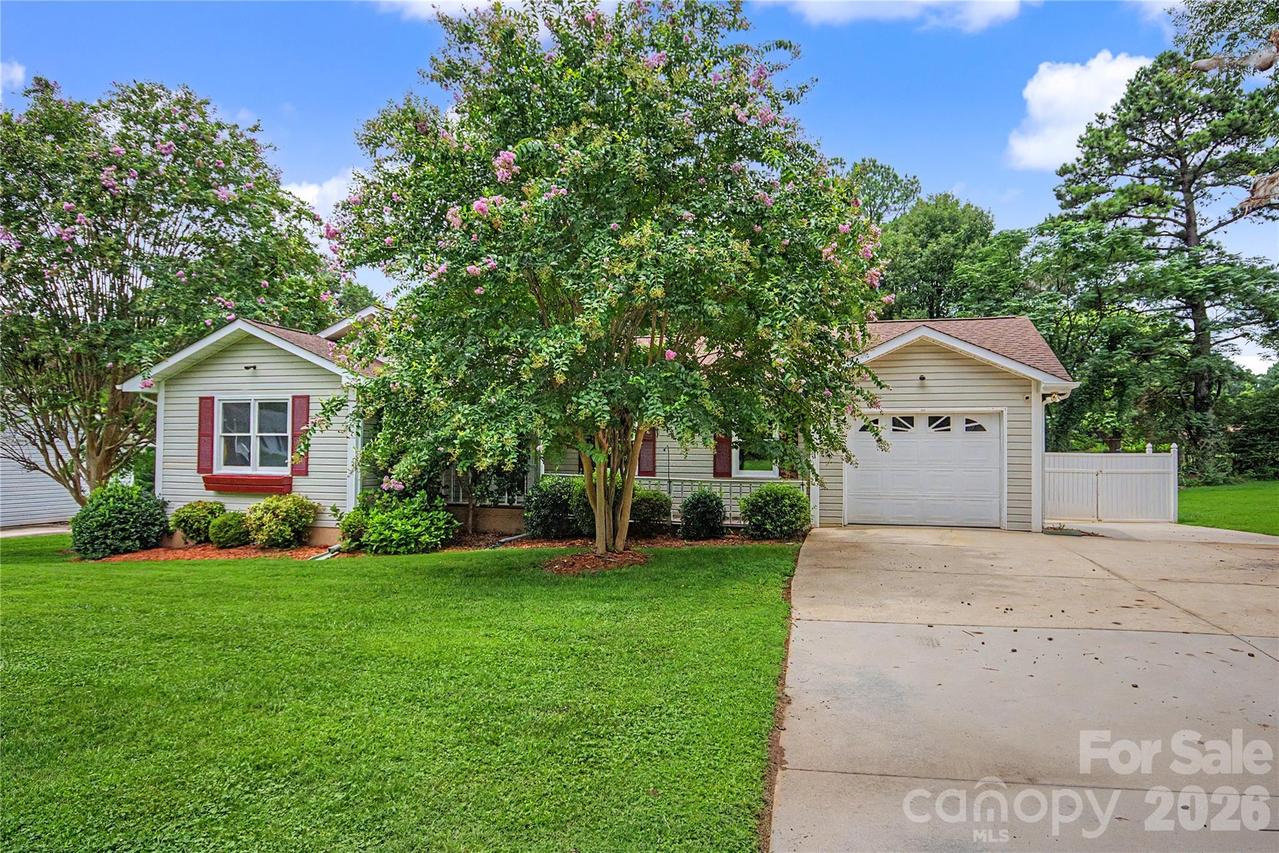 3567 Carington Ln., Statesville, NC 28625