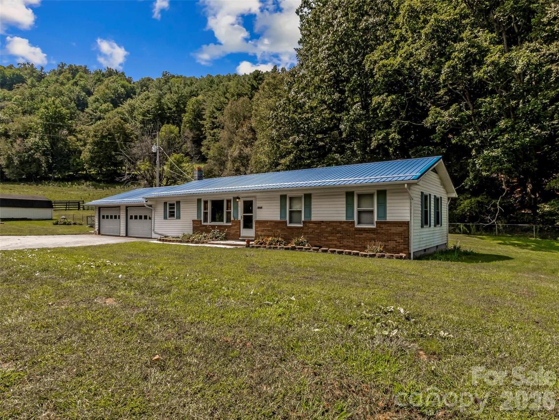 1878 Bolens Creek Rd., Burnsville, NC 28714