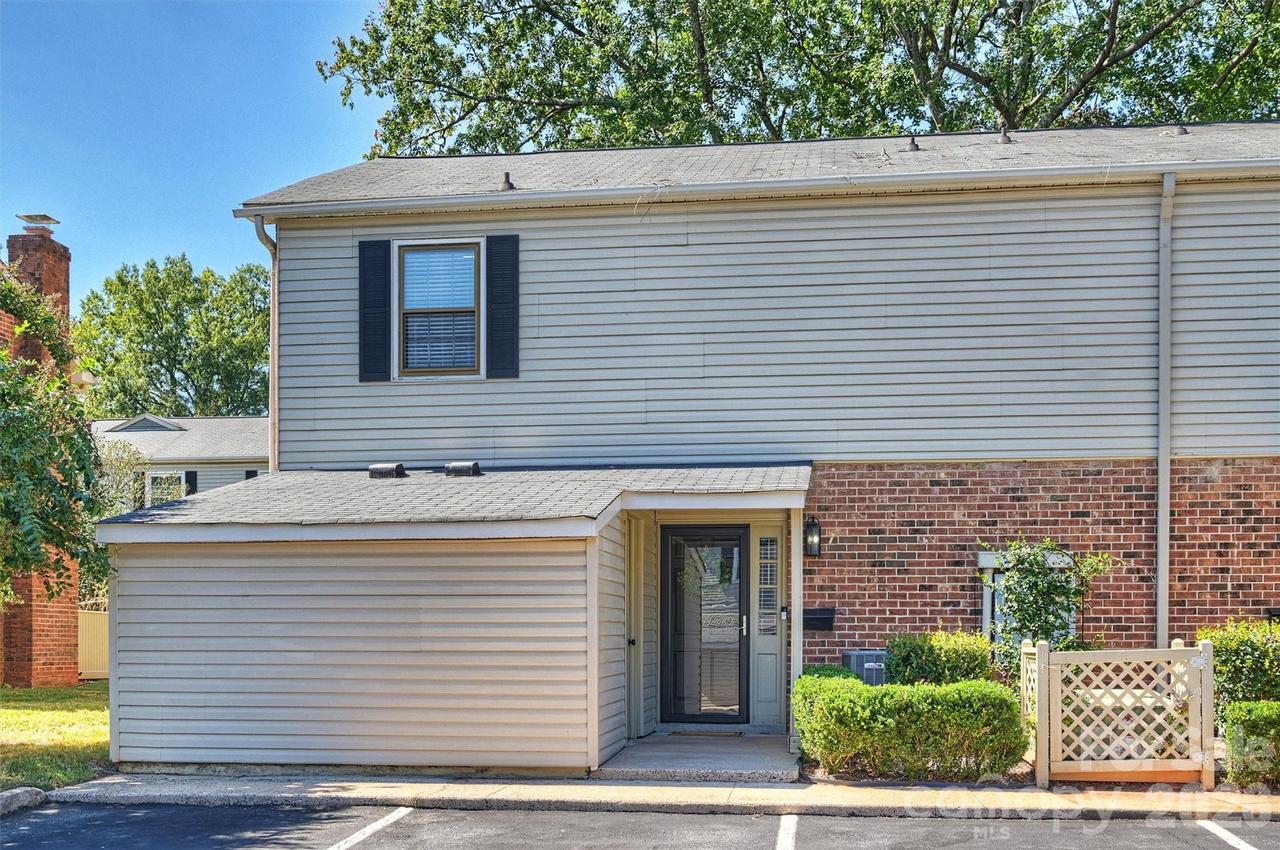 5915 Quail Hollow Rd. #A, Charlotte, NC 28210