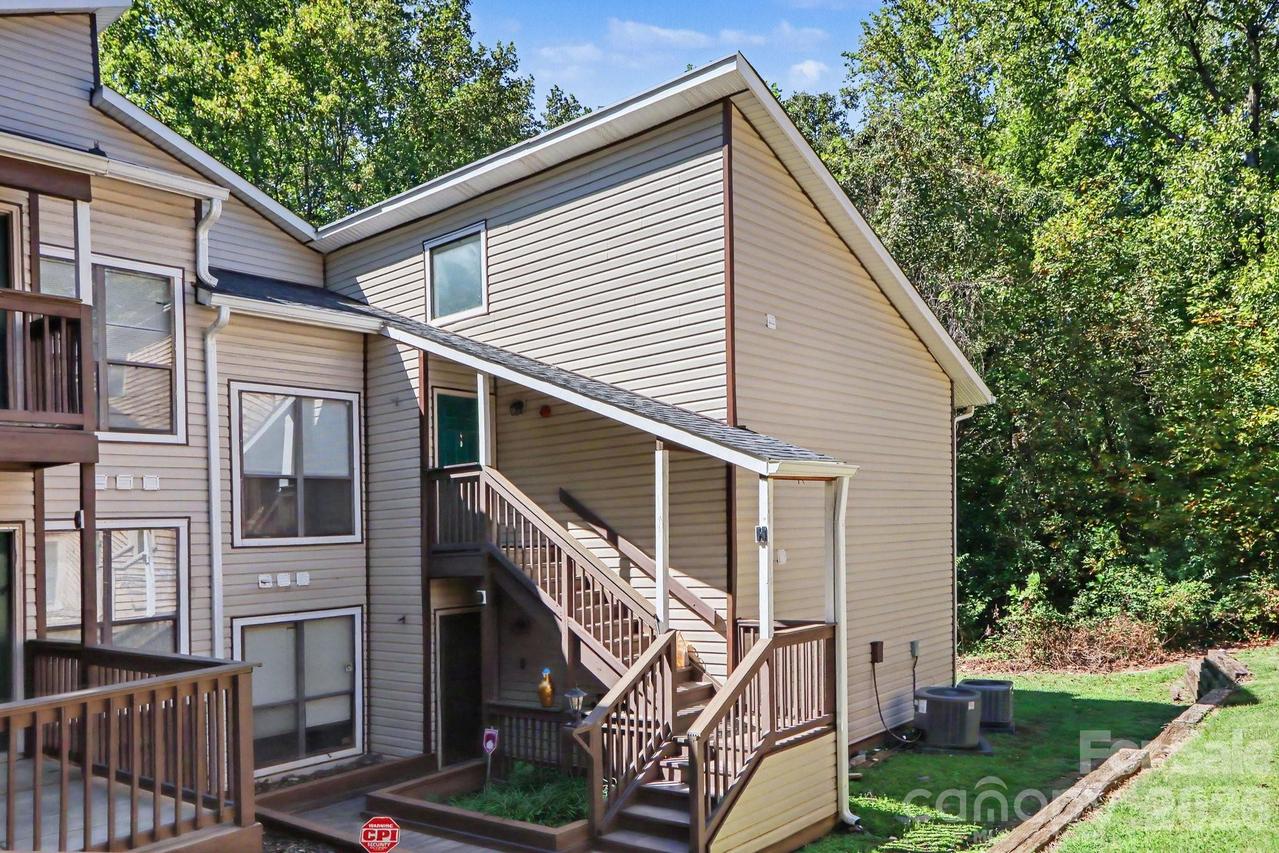 4401 Sharon Chase Dr. #H, Charlotte, NC 28215