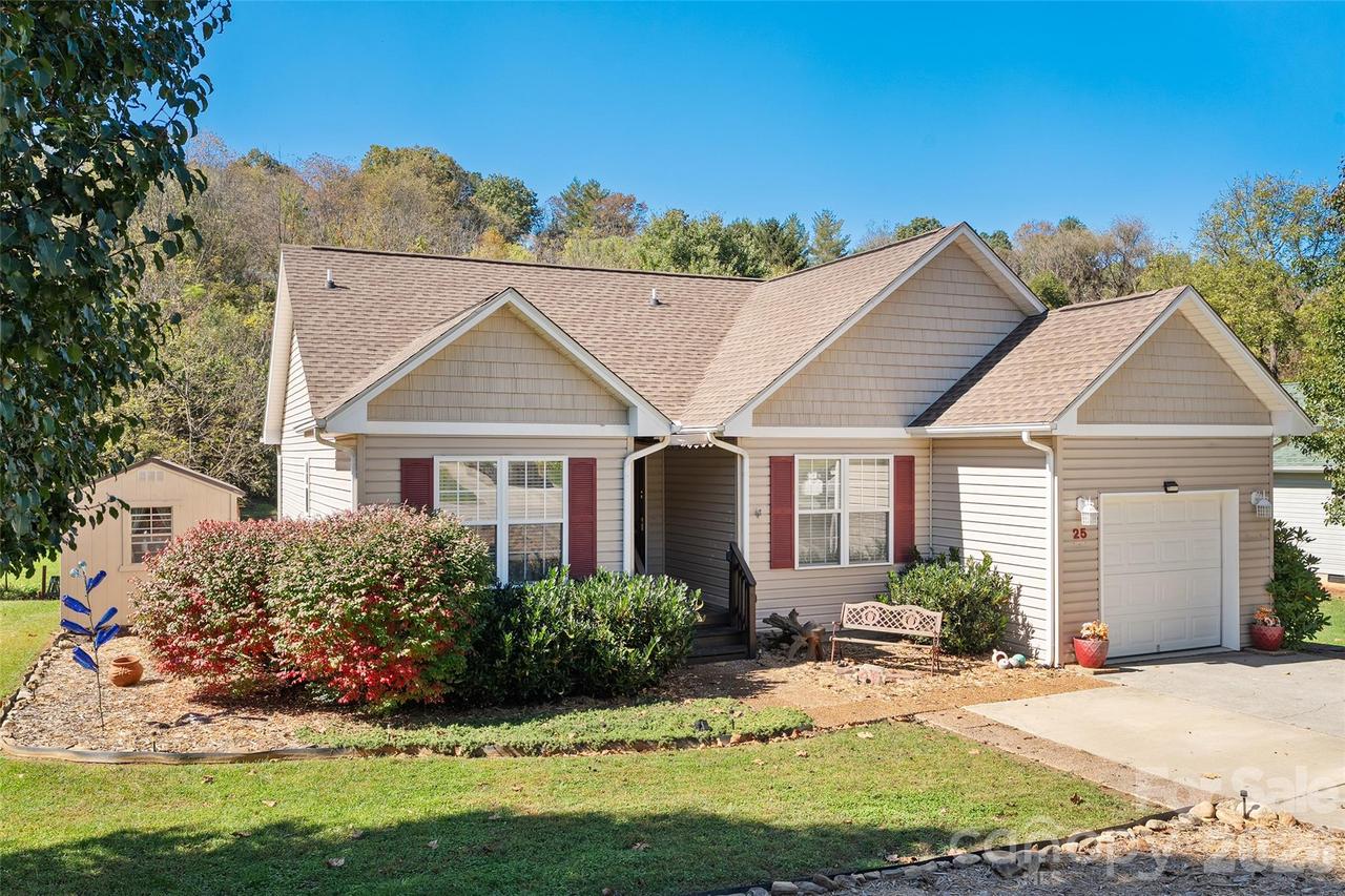 25 Village St., Clyde, NC 28721