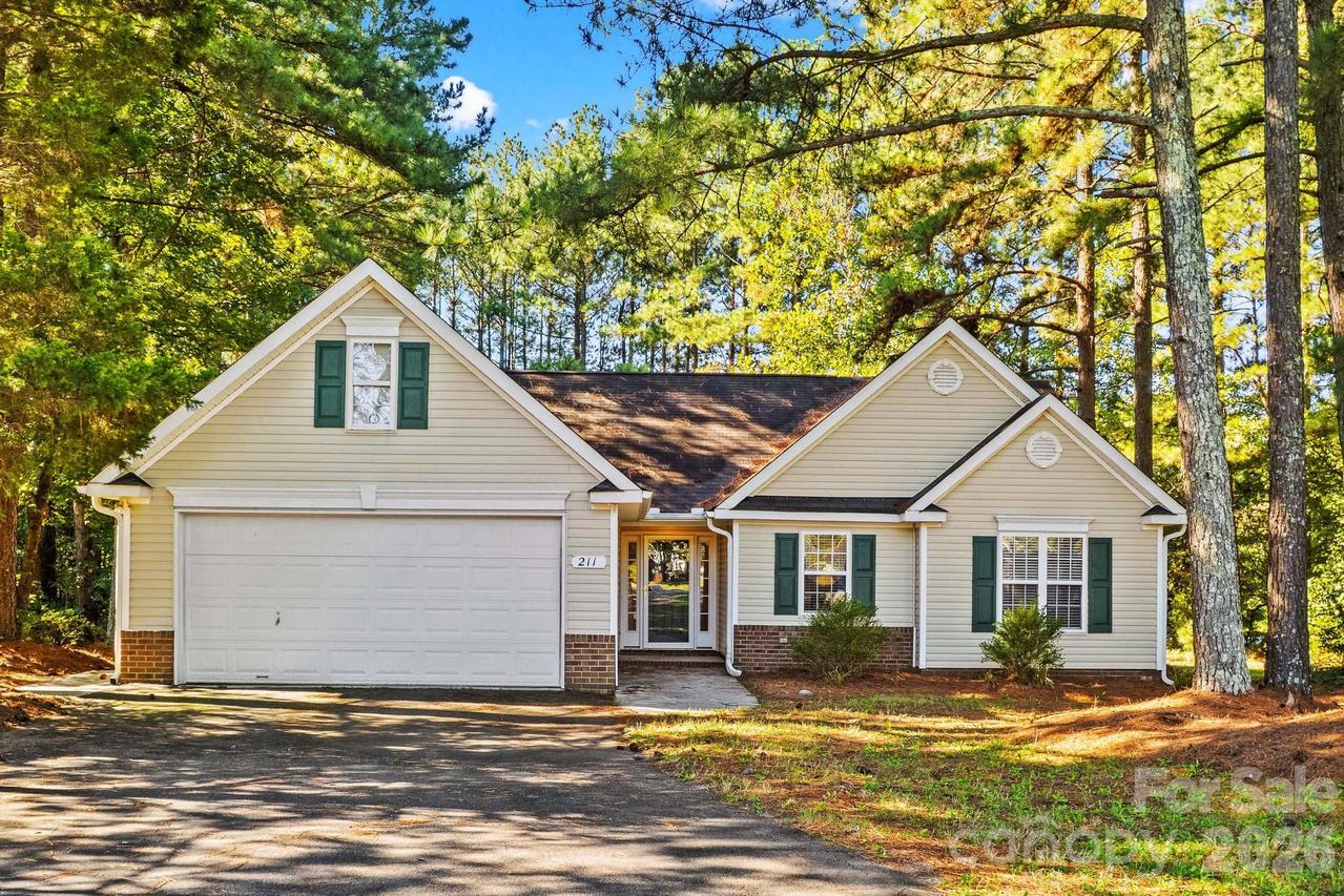 211 W Whispering Pines Ln., Linwood, NC 27299