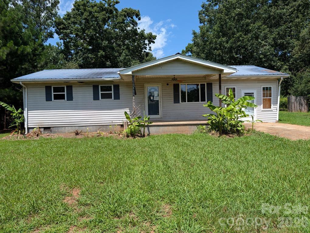 1859 Rollins Dr., Catawba, NC 28609