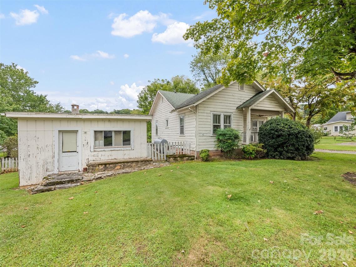 102 W Marshall St., Waynesville, NC 28786