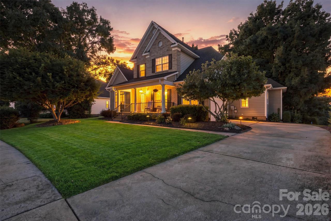 1550 Valhalla Dr., Denver, NC 28037