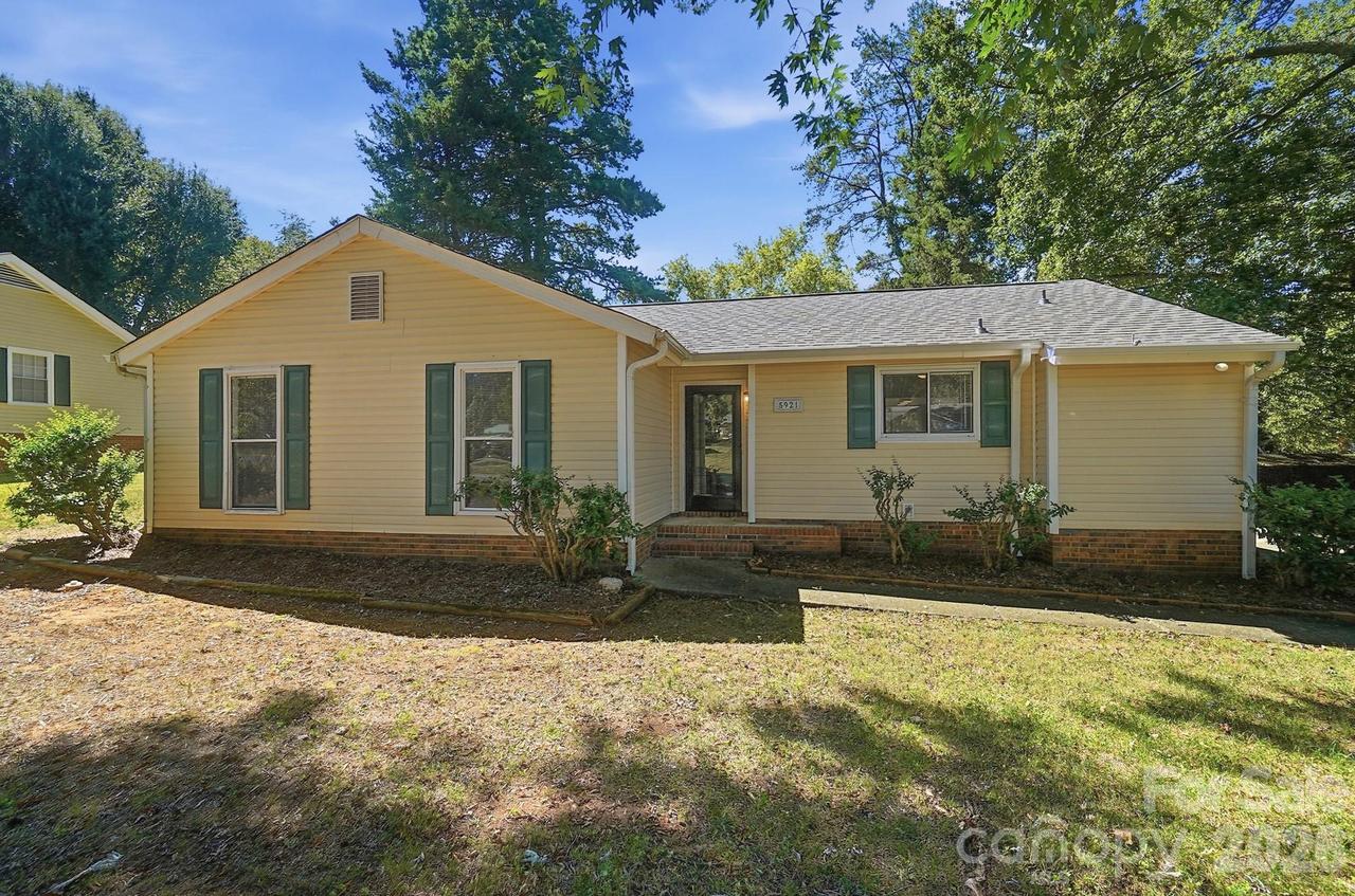 5921 Falstaff Dr., Charlotte, NC 28227