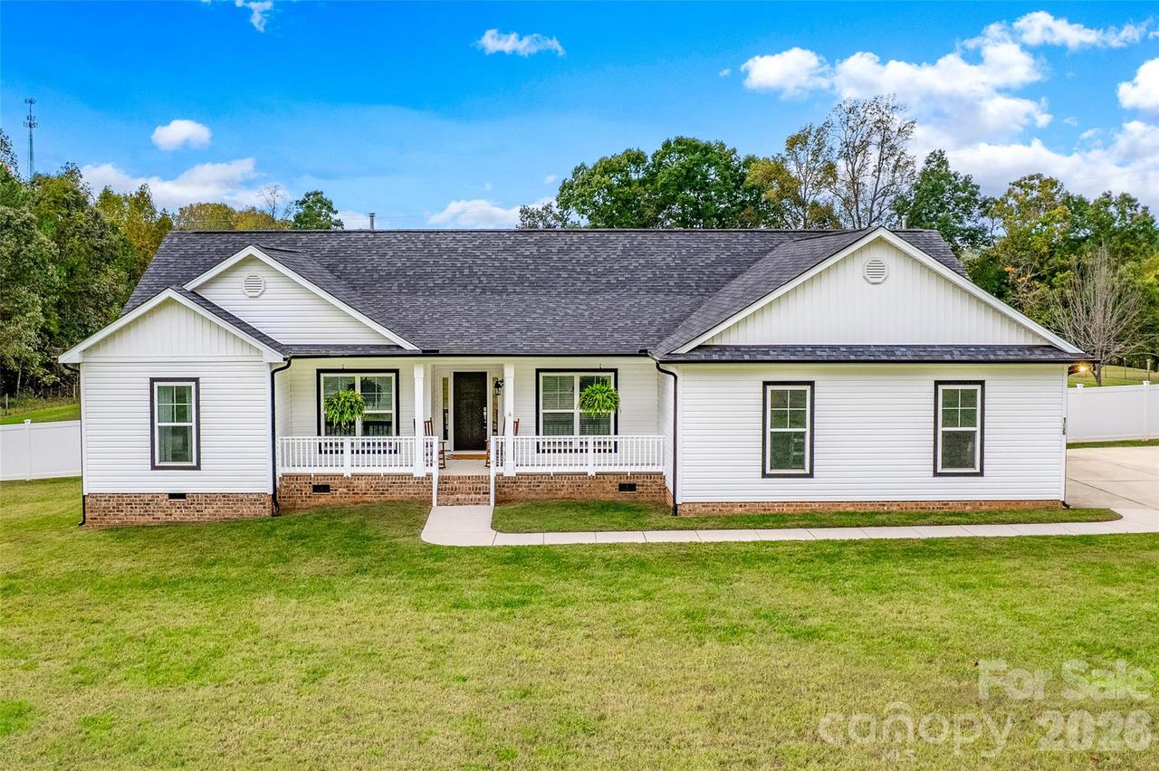 196 Treebark Rd. #10, Statesville, NC 28625