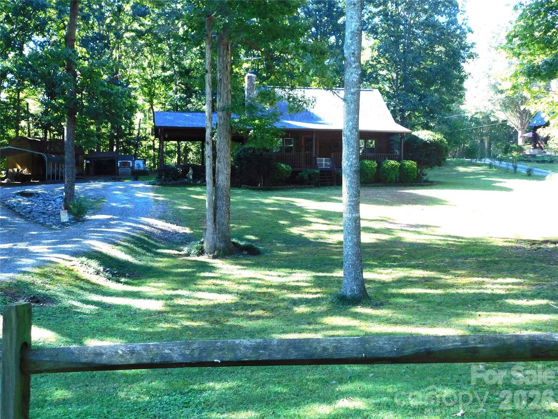 306 Chickasaw Tr., Maiden, NC 28650
