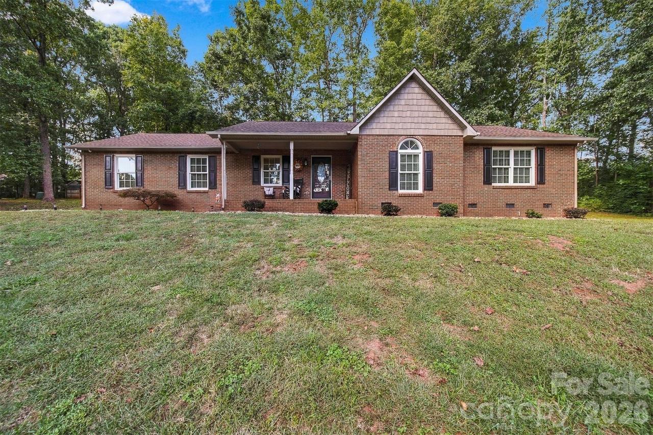 1636 Wellington Ave., Newton, NC 28658