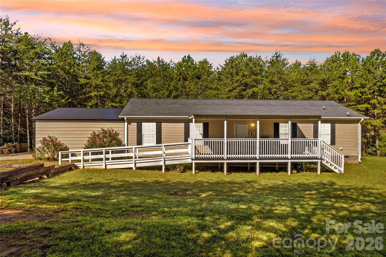 327 James Farm Rd., Statesville, NC 28625