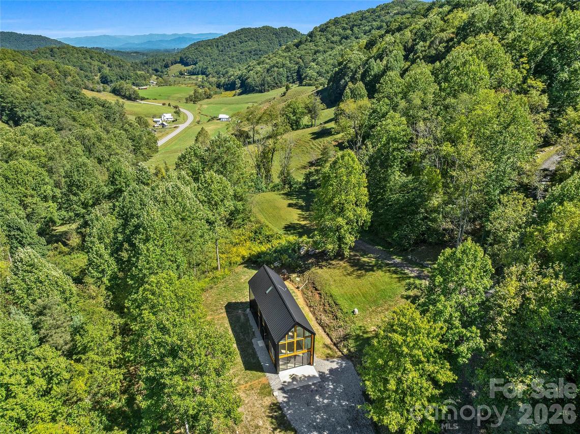 708 & 710 Kendal Dr., Leicester, NC 28748