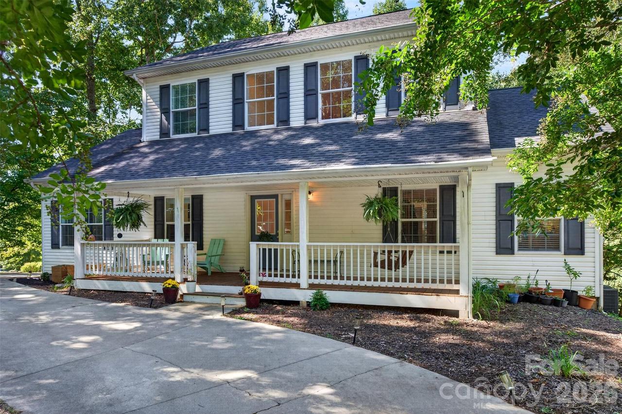 9 Gollum Dr., Fairview, NC 28730