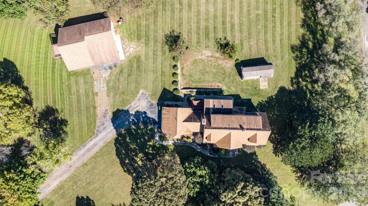 475 Baymount Dr., Statesville, NC 28625