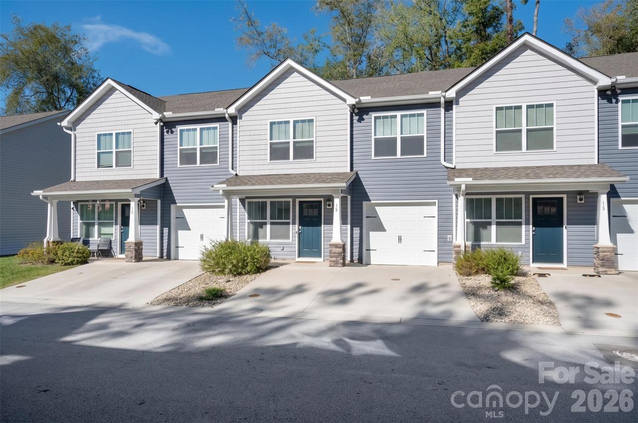 15 Virginia Commons Dr., Arden, NC 28704