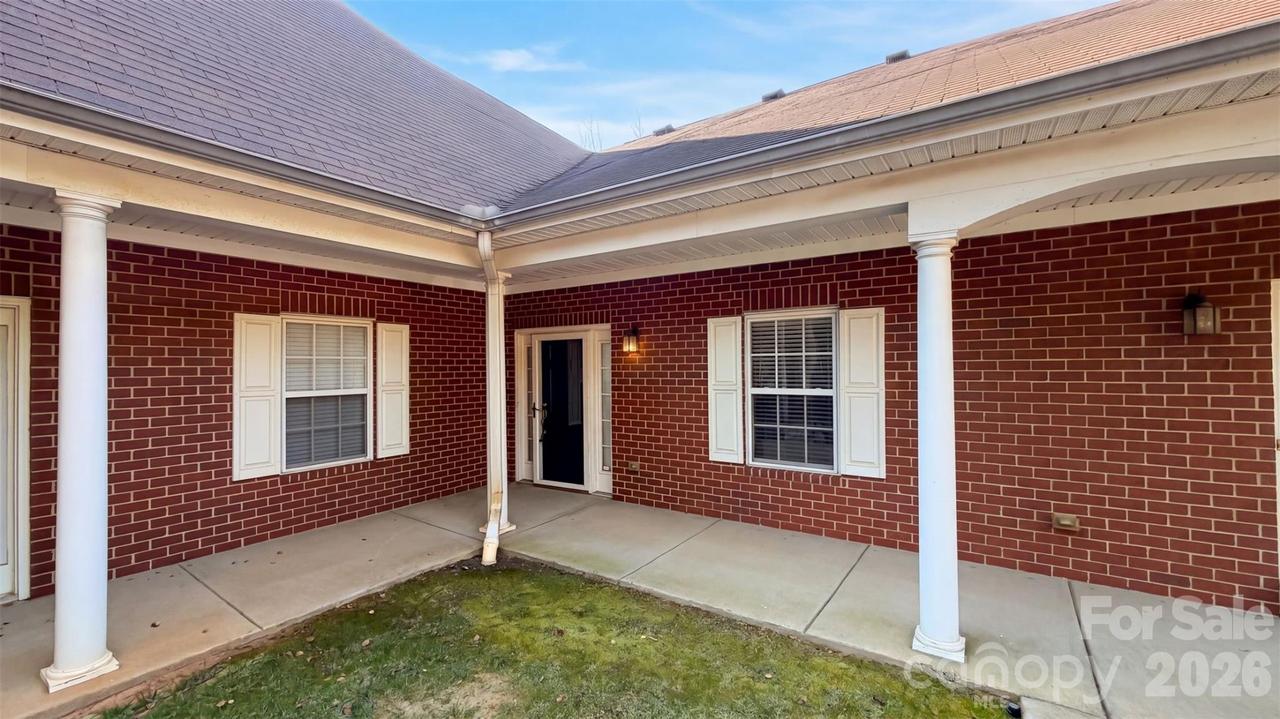 7175 Somerset Springs Dr., Charlotte, NC 28262