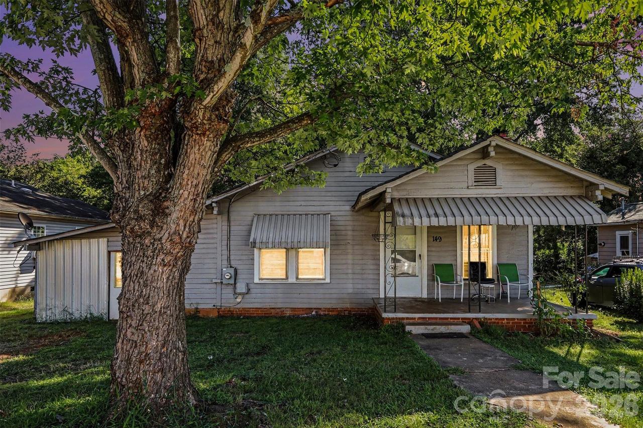 149 Woodlawn Dr., Statesville, NC 28677