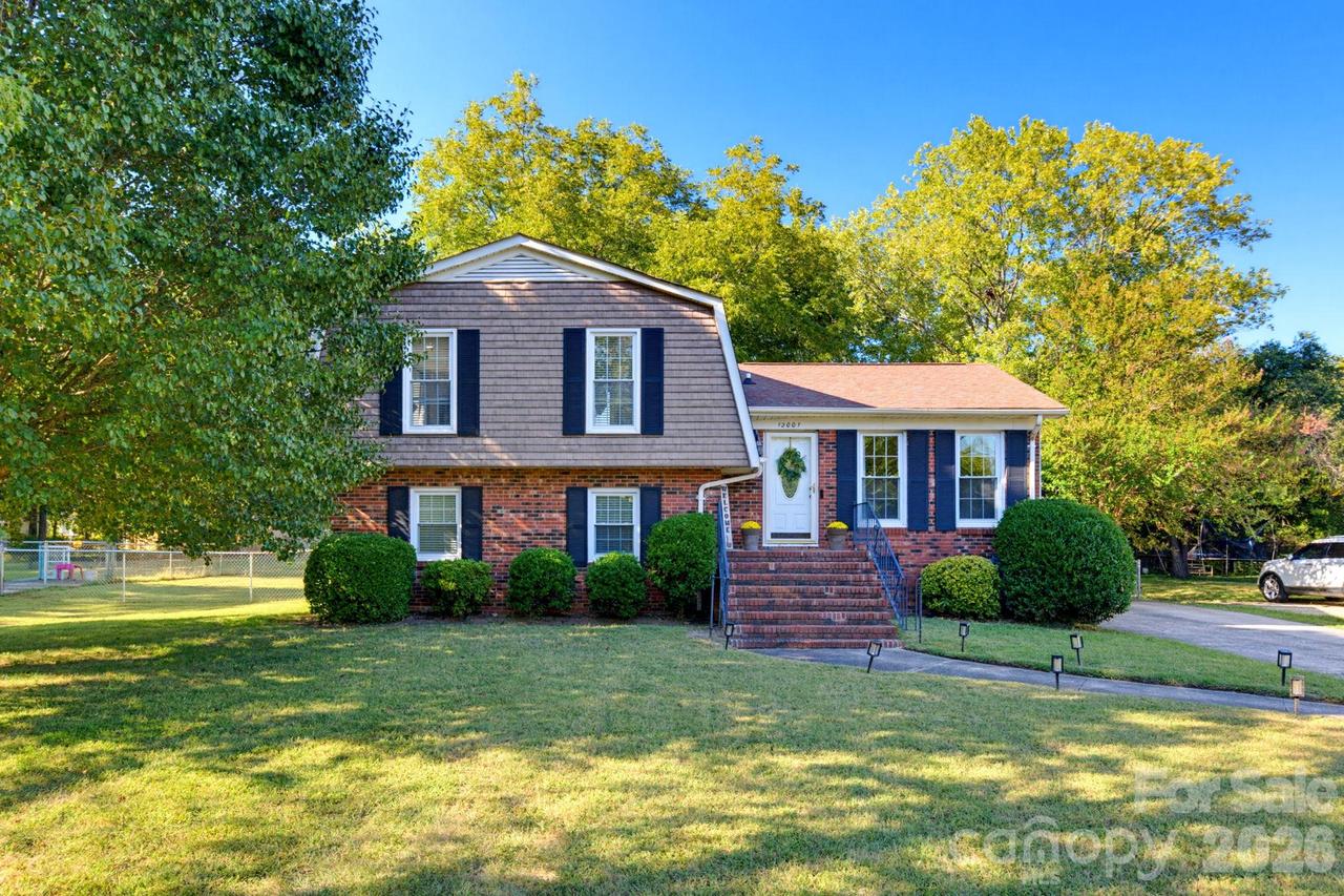 12001 Antebellum Dr., Charlotte, NC 28273