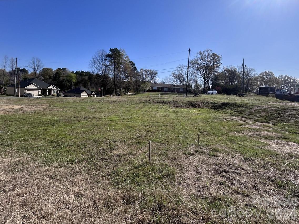 832 Kathryn Dr., Concord, NC 28025