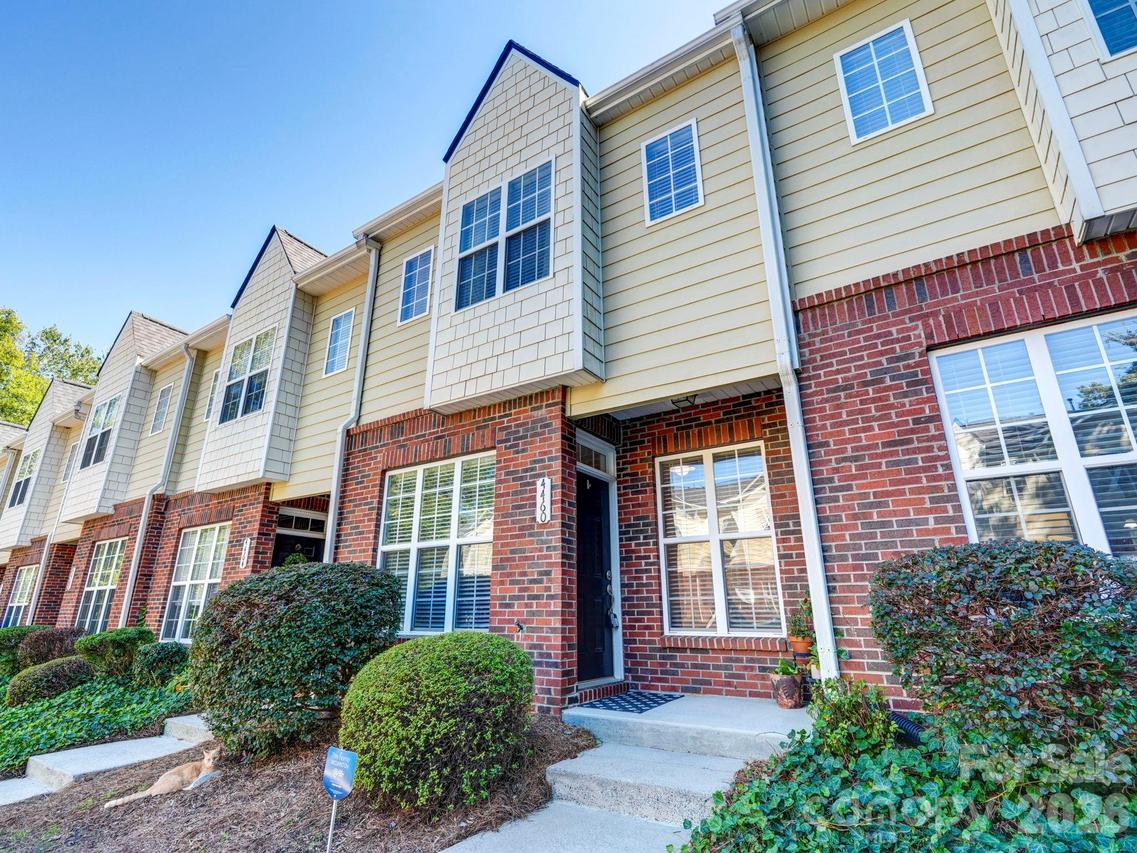 4460 Yoruk Forest Ln., Charlotte, NC 28211