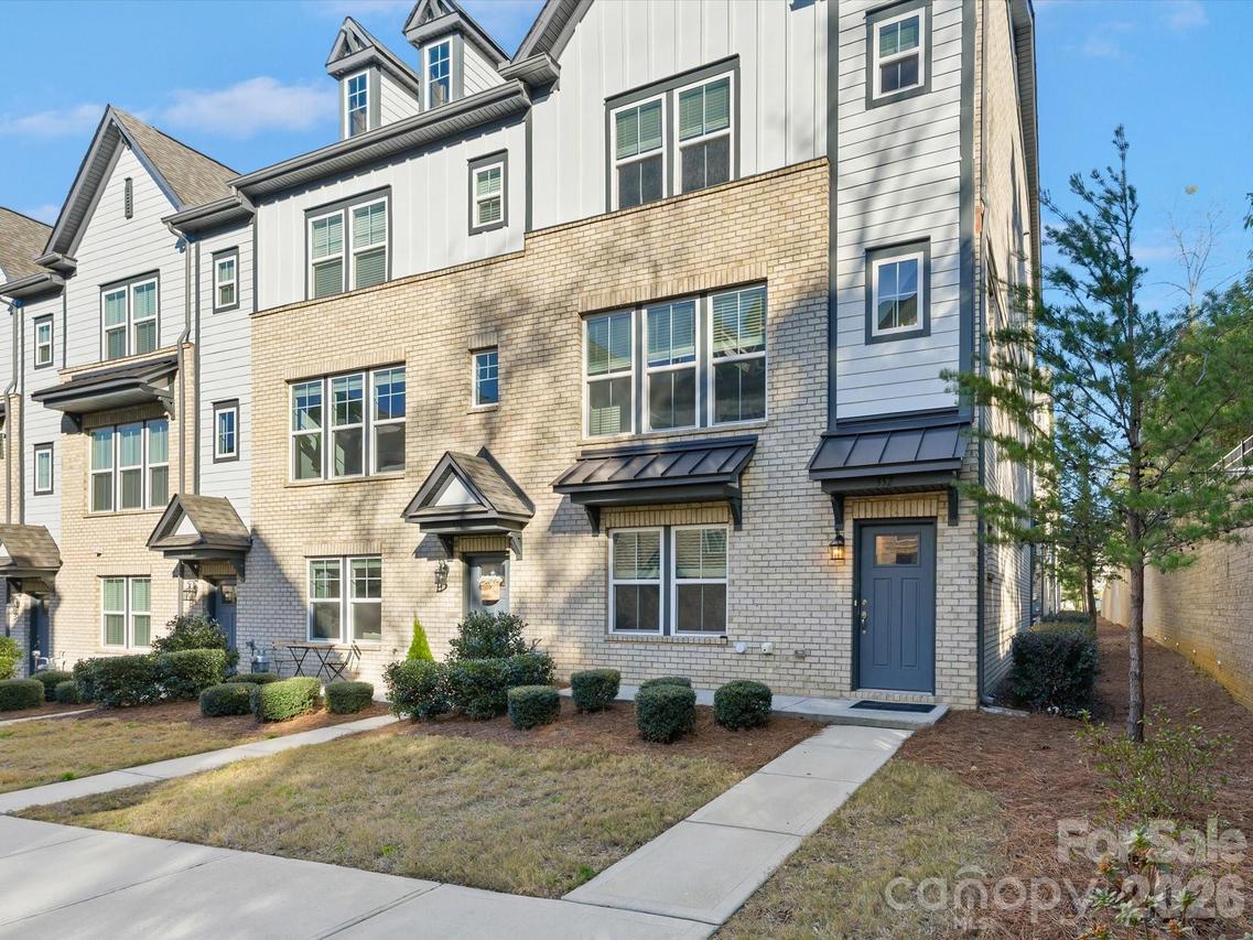 332 Hastings Run Dr., Charlotte, NC 28211