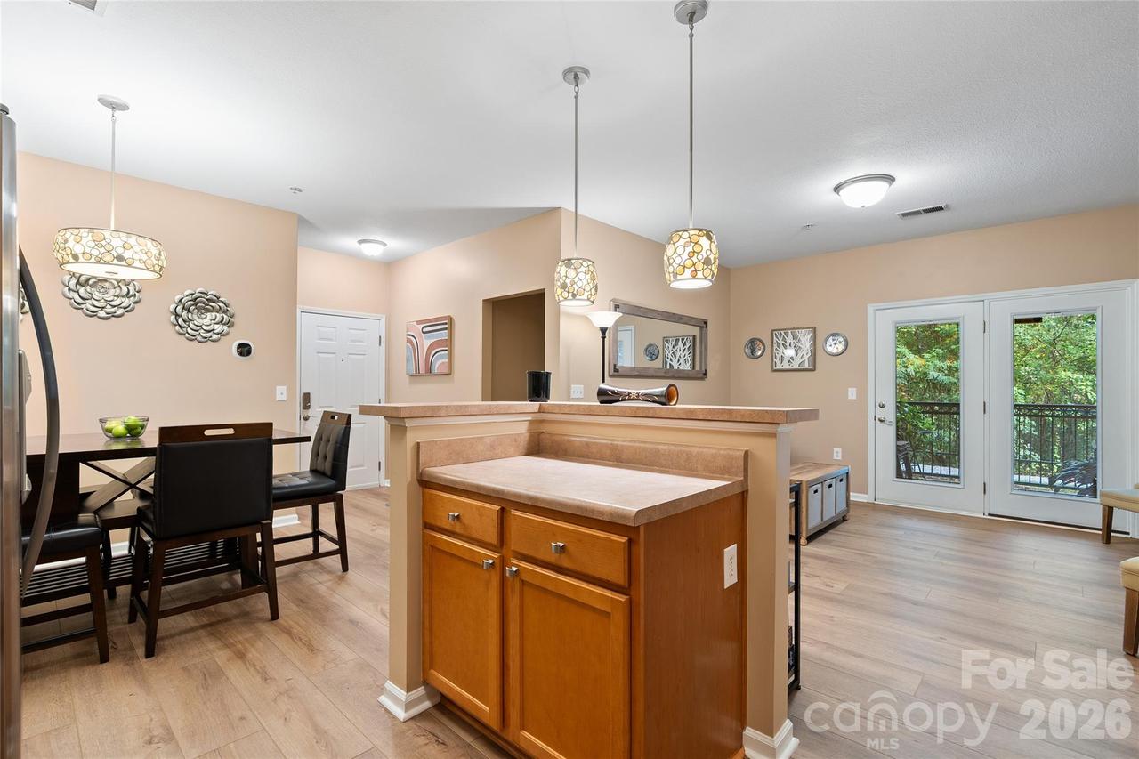 234 Brickton Village Cir. #107, Fletcher, NC 28732