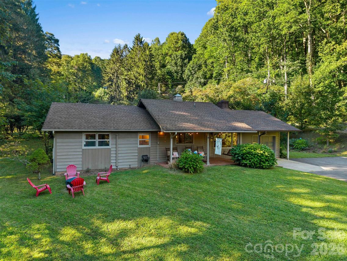 537 Winchester Creek Rd., Waynesville, NC 28786