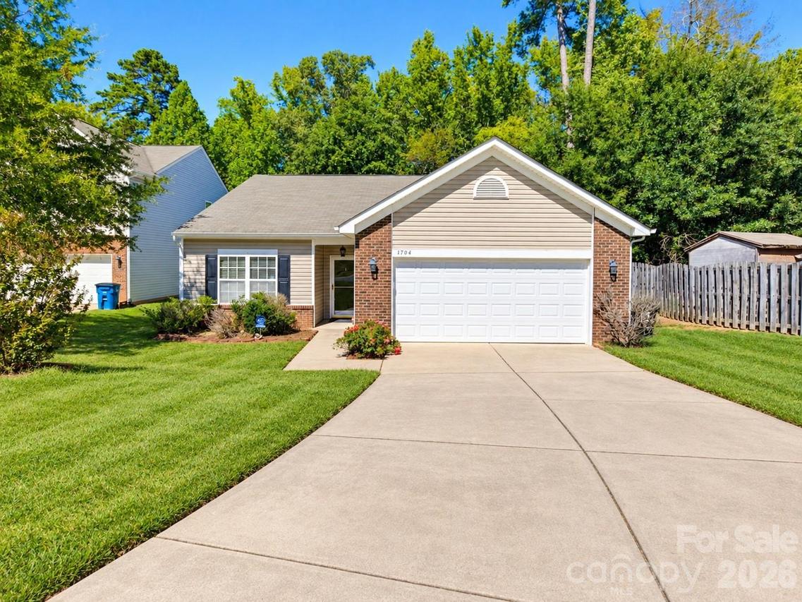 1704 Swan Dr., Charlotte, NC 28216
