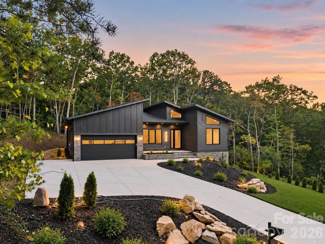 51 Balsamwood Rd., Leicester, NC 28748