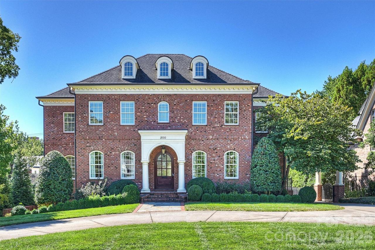 200 Huntley Pl., Charlotte, NC 28207