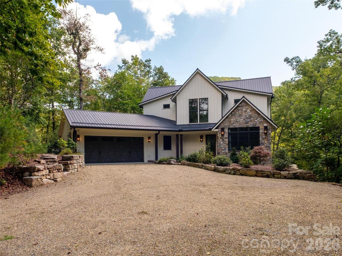158 Bucks Crossing, Brevard, NC 28712