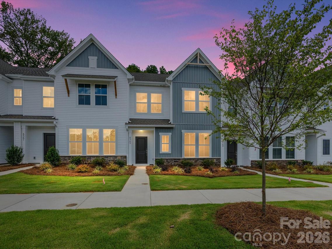 6565 Fire Lily Ln., Charlotte, NC 28216