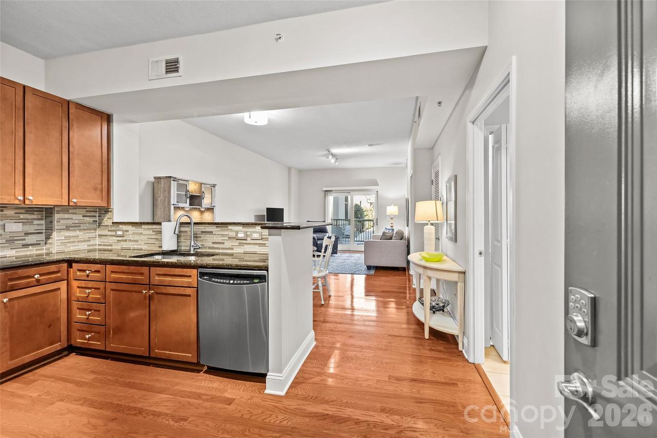 721 Governor Morrison St. #415, Charlotte, NC 28211