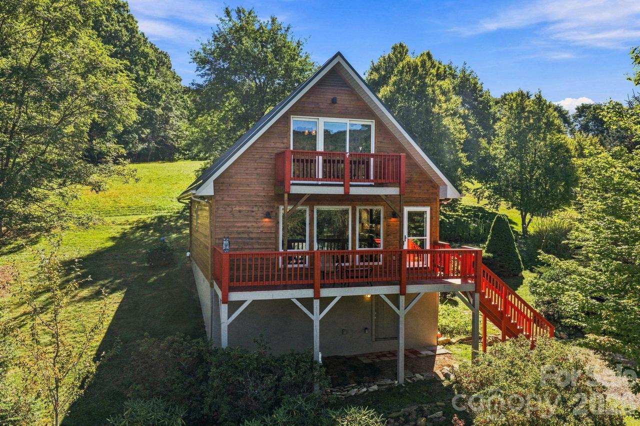 190 Camelot Dr., Banner Elk, NC 28604