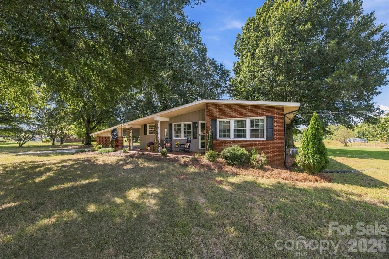 1691 Cat Square Rd., Vale, NC 28168
