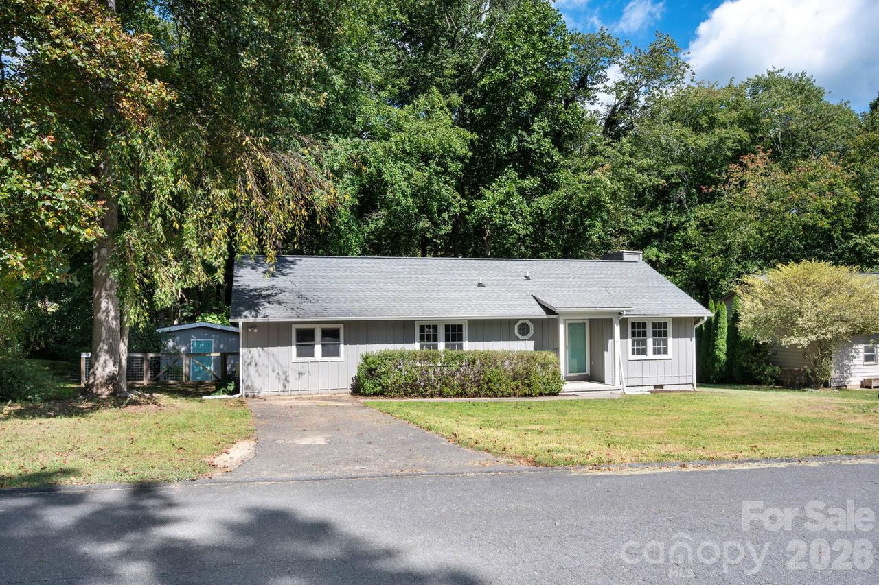 340 Genesis Cir., Black Mountain, NC 28711