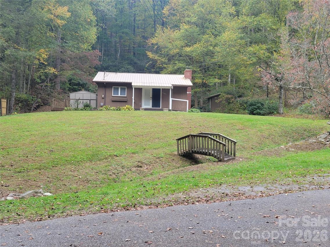 1061 Caldwell Dr., Maggie Valley, NC 28751