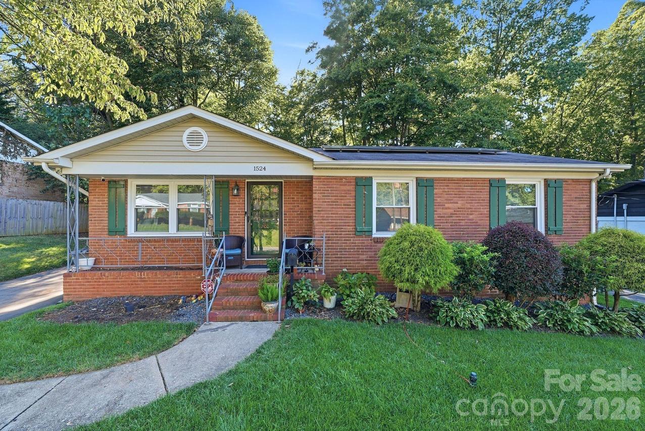1524 Lanewood Pl., Charlotte, NC 28208