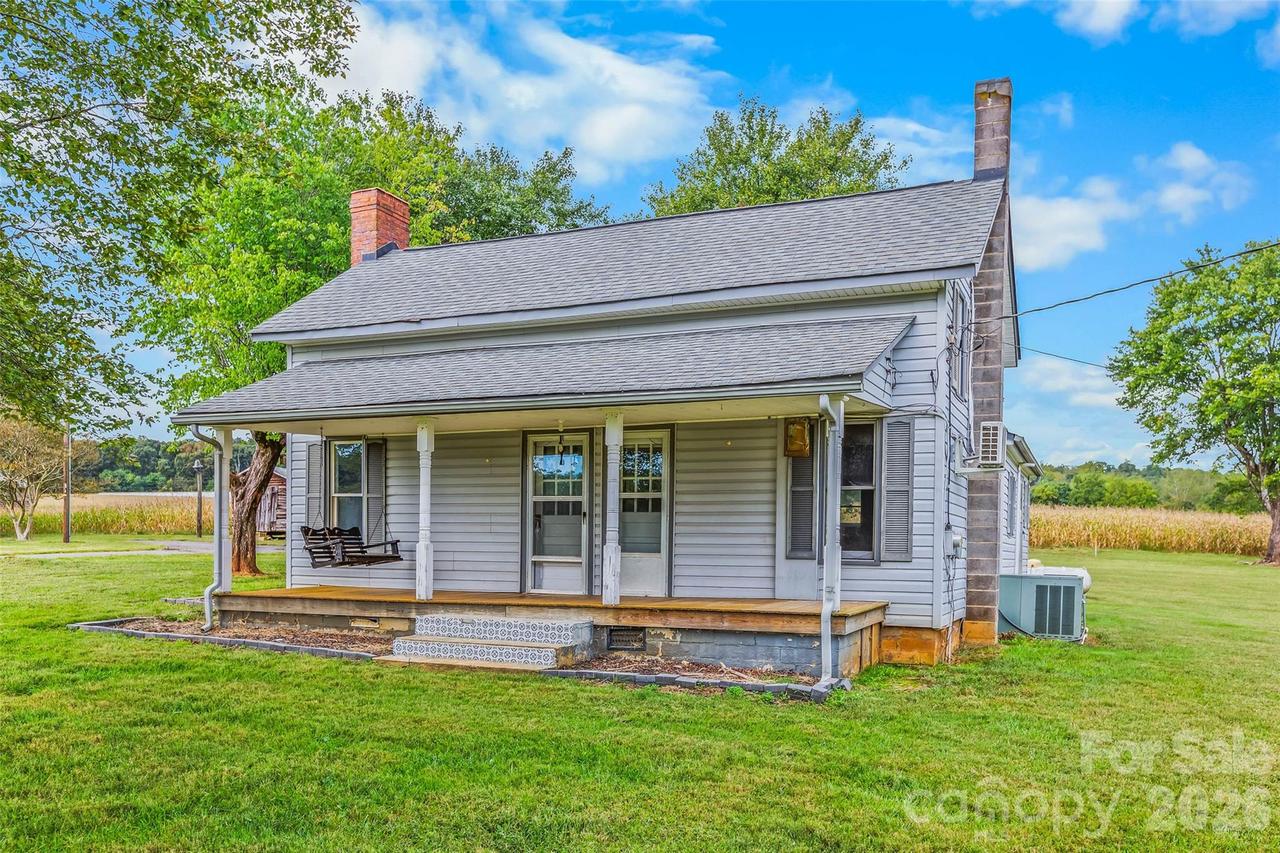 478 Randleman Rd., Hamptonville, NC 27020