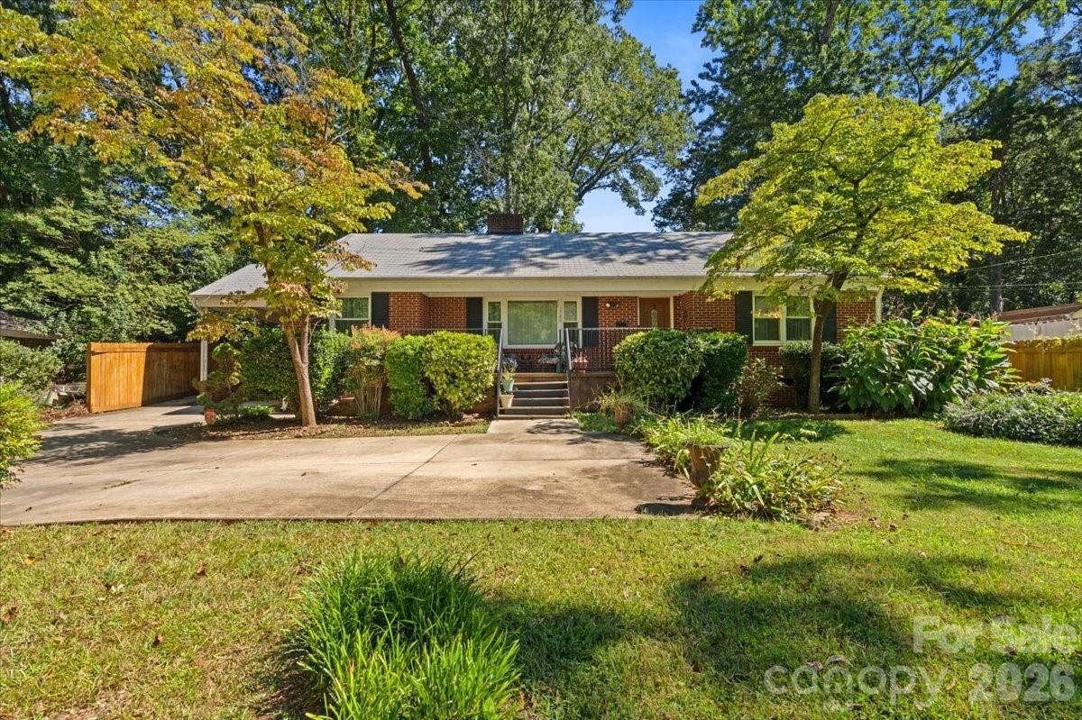 1720 Flynwood Dr., Charlotte, NC 28205