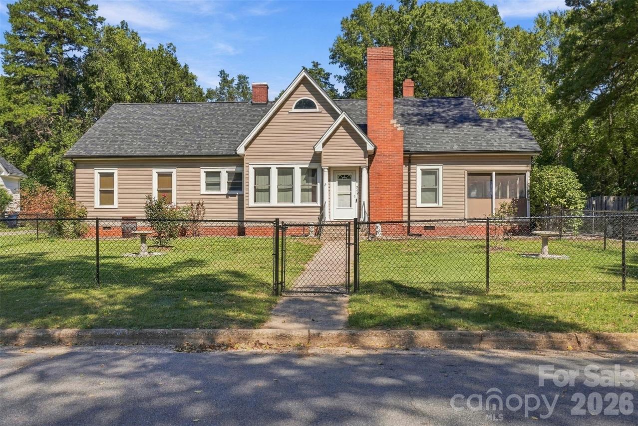 924 Maple Ave., Salisbury, NC 28144