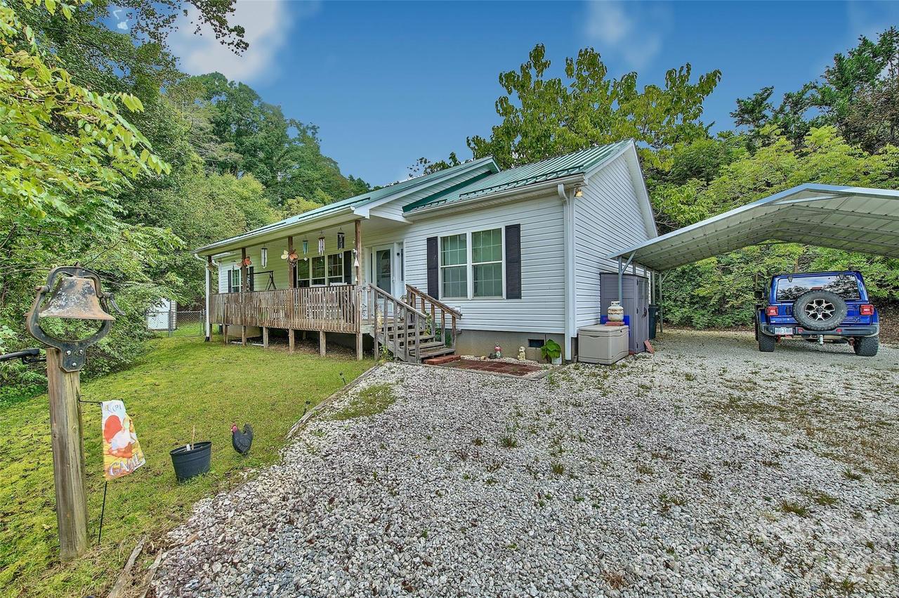 397 Reservoir Rd., Spruce Pine, NC 28777