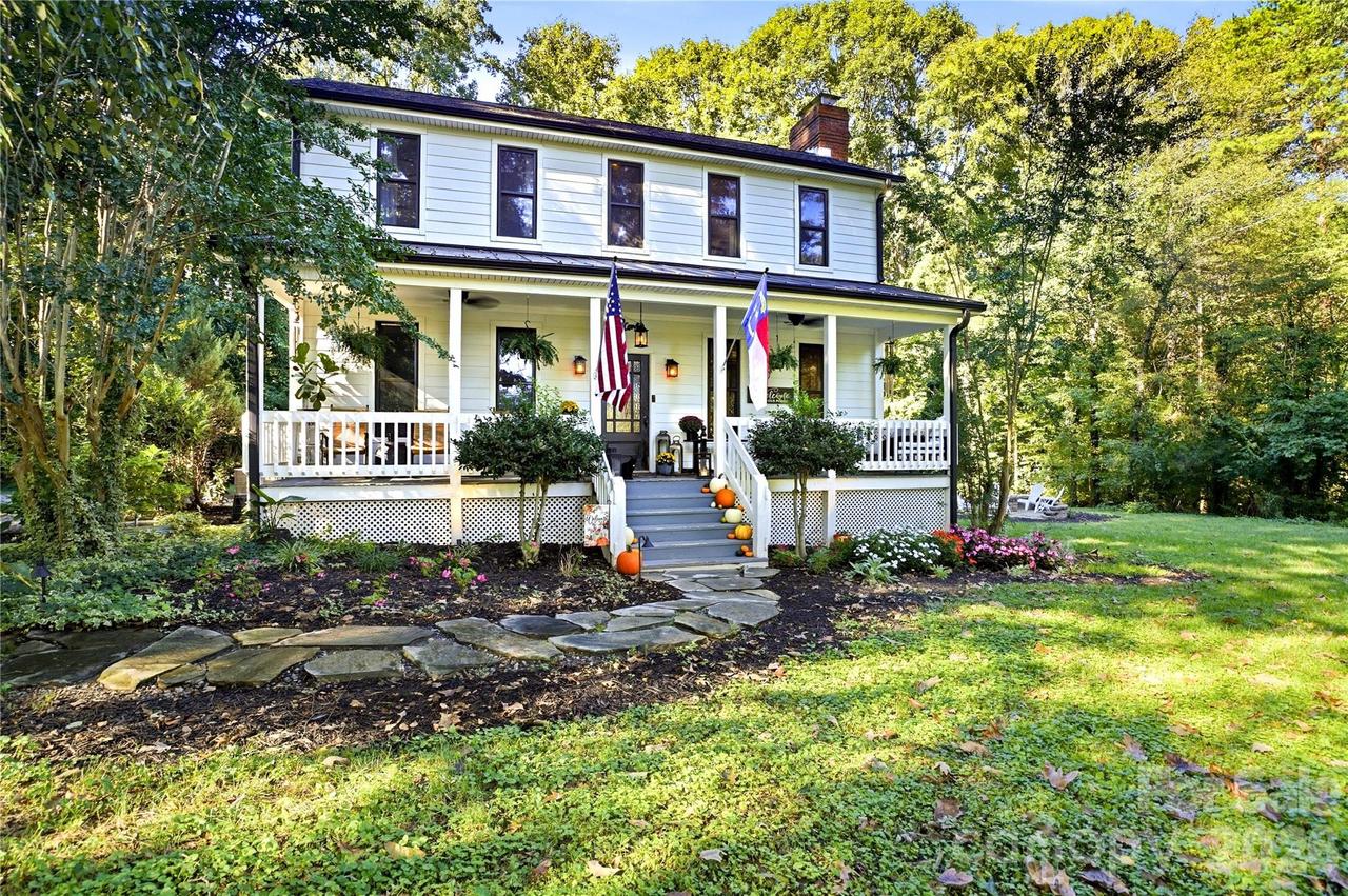 9560 Harvest Ln., Davidson, NC 28036