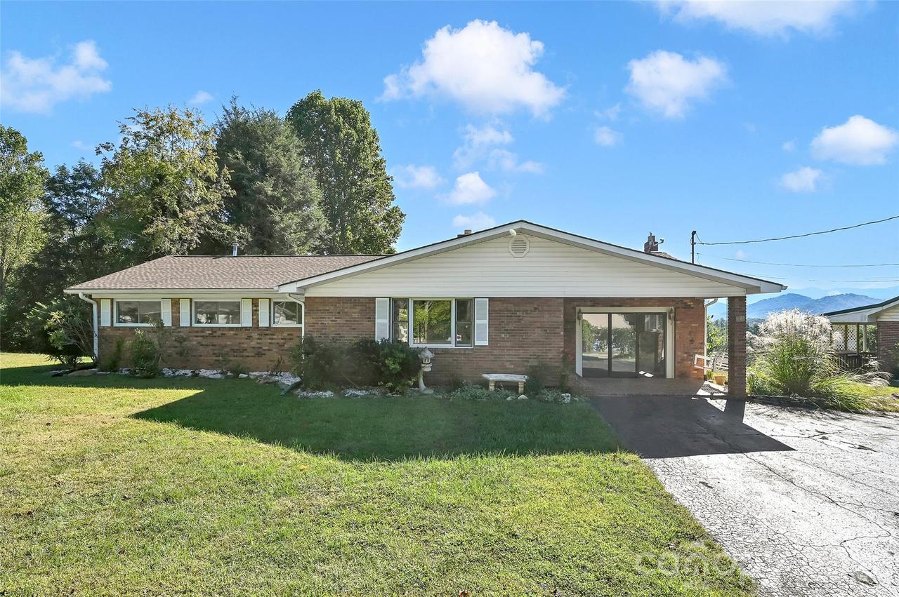 111 Woodland Dr., Mars Hill, NC 28754