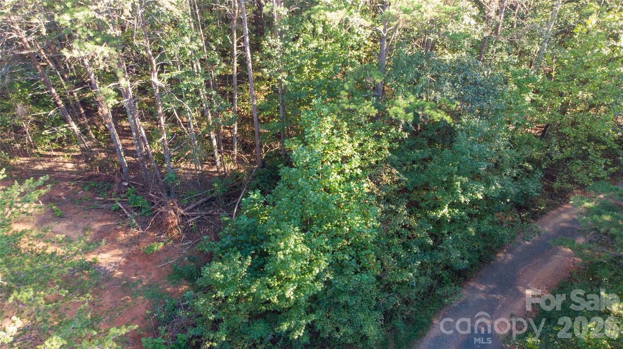 81 Meandering Ln., Lincolnton, NC 28092